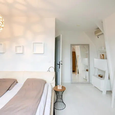 160 Sqm In Museum Quarter Apartment Amsterdam