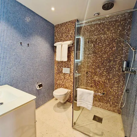 Hotel Chasse Residency 4*