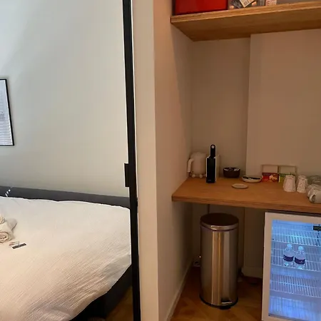 Luxury With Private Bathroom On Great Location. Homestay *