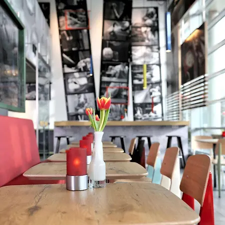 Hotel Ibis City West