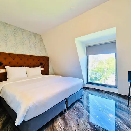 Chasse Residency