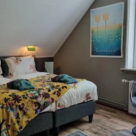 Farmer , Bed, Bike And Breakfast In 2* أمستردام