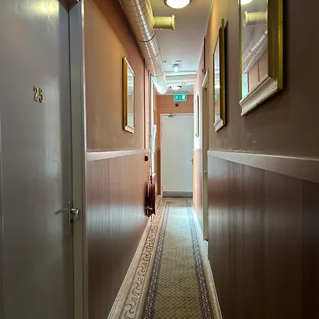 Isis Hotel