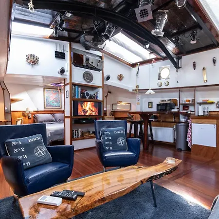Anna Houseboat Bateau-hôtel