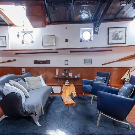 Bateau-hôtel Anna Houseboat