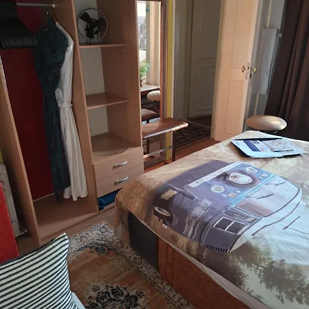 Quarto em Acomodações Particulares Homey Budget Bedroom *