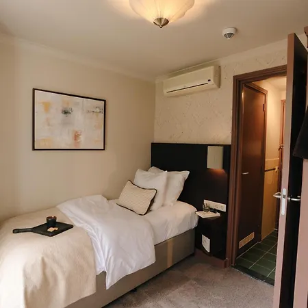 Hotel Omega