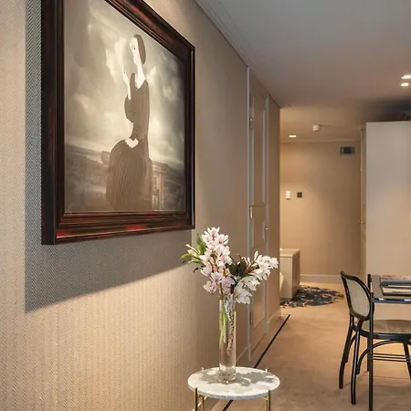 Otel 717