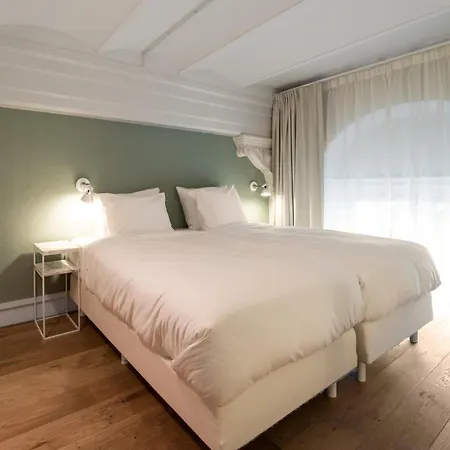 Arena Hotel 4*