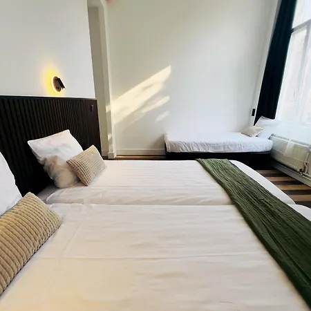 Hotel Plantage 2*