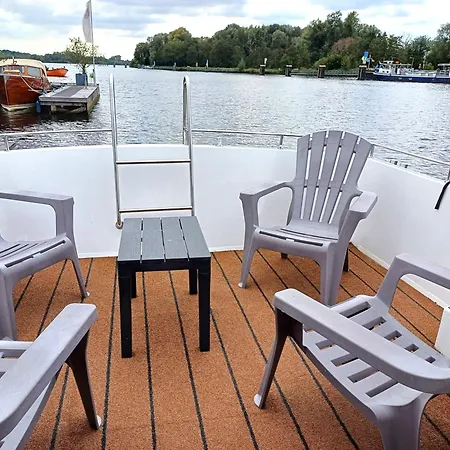 Hotel en barco Motorjacht At Ease *
