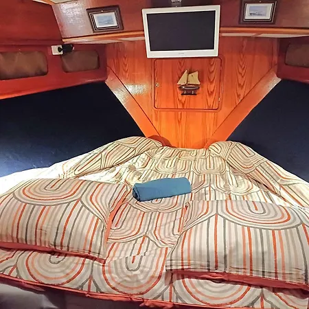 Hotel en barco Motorjacht At Ease Ámsterdam