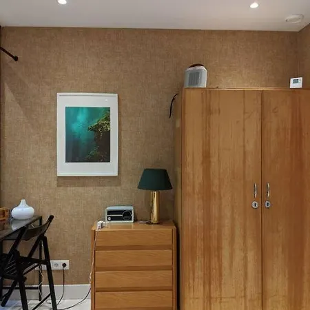 Cosy Close To Anne Frank House Apartment