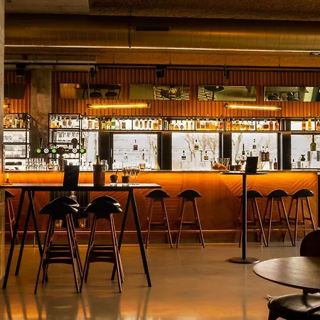 V Fizeaustraat Hotel 4*