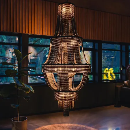 Hotel V Fizeaustraat 4*