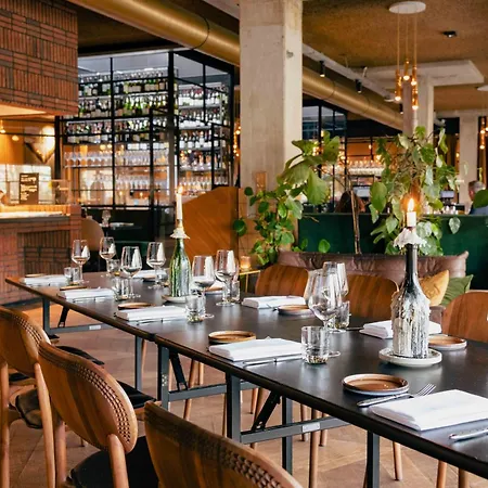 Hotel V Fizeaustraat 4*