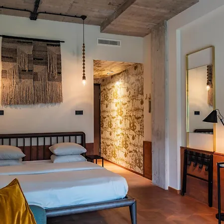 V Fizeaustraat Hotel