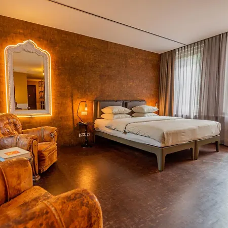 V Nesplein Hotel