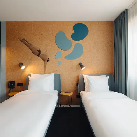 Hotel Conscious The Tire Station 3*