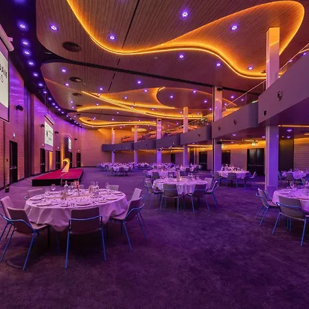 Hotel Park By Radisson City West 4*