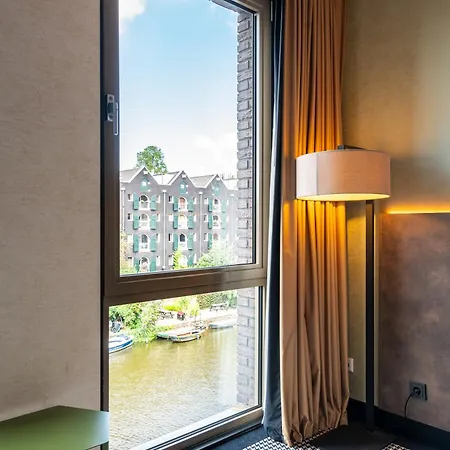 Monet Garden 4*