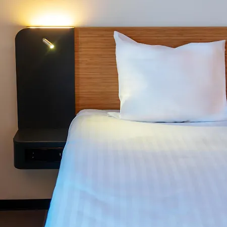 מלון Easyhotel Arena Boulevard