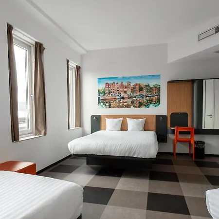 Hotel Easyhotel Arena Boulevard 2*