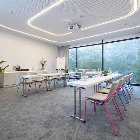 Hotel Park By Radisson City West 4*