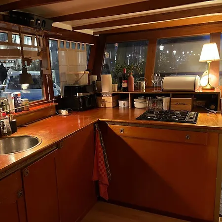 Homestay Woonboot Josja Amsterdam