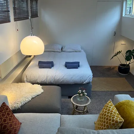 Homestay Woonboot Josja *