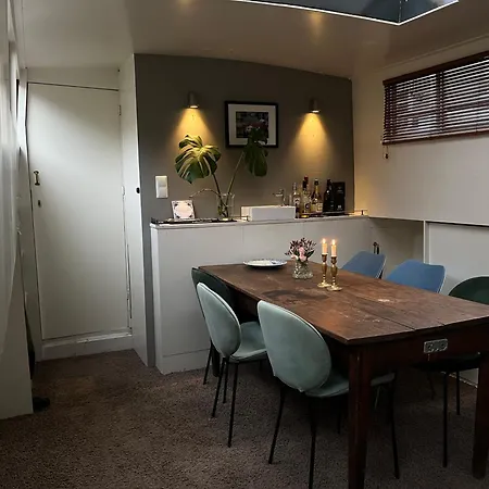 Homestay Woonboot Josja Amsterdam