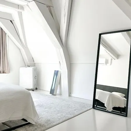 Wijnkopershuis Hendricksz * Amsterdam