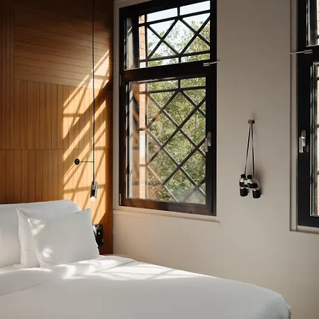 Hotel Conscious Westerpark 4*