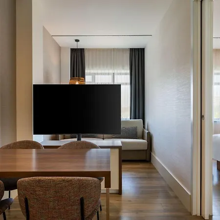 Hotel Element 4*