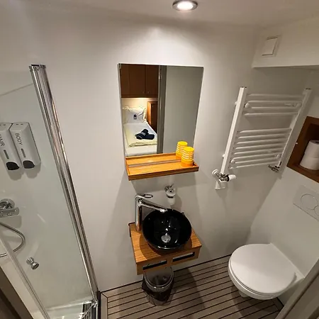 Hotelboat Iris Hotel *