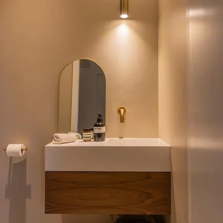 Апартаменты Exclusive Design Loft Downtown Next To Vondelpark Амстердам