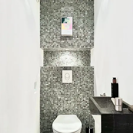 Cozy Retreat With Park Views And Free Parking 公寓