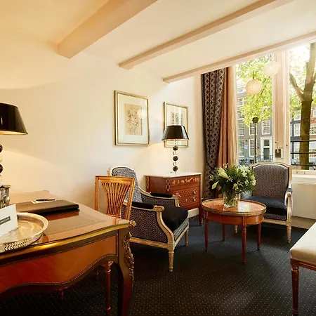 Ambassade Hotel 4*