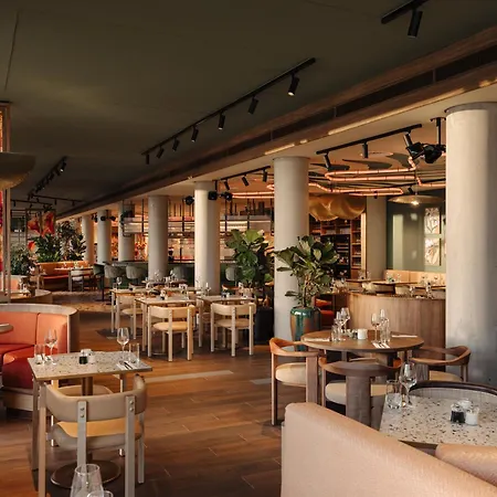Doubletree By Hilton Centraal Station 4*