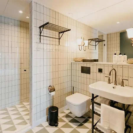 The July - Boat & Co Hotel 4*
