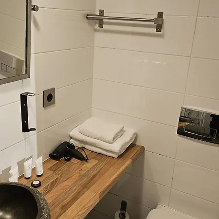 Hotel Quentin Golden Bear