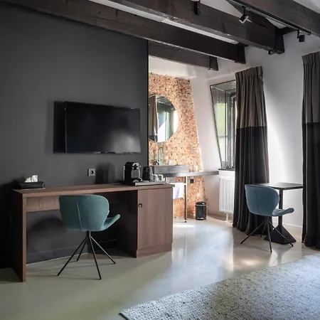 Boutique Oosteinde 3*