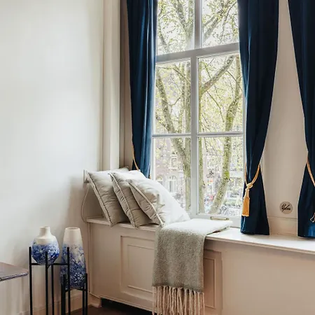 Guest house 1637: Historic Canal View