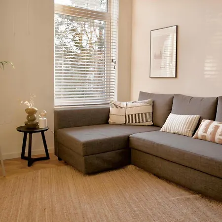 Luxury With Private Bathroom On Great Location. Homestay