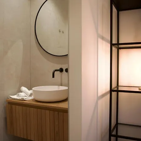Alloggio in famiglia Luxury With Private Bathroom On Great Location.