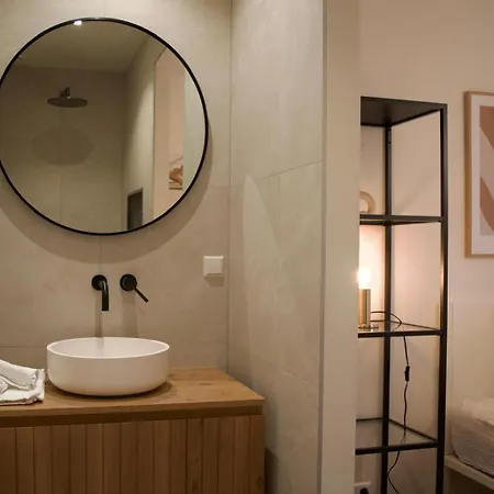 Homestay Luxury With Private Bathroom On Great Location. *