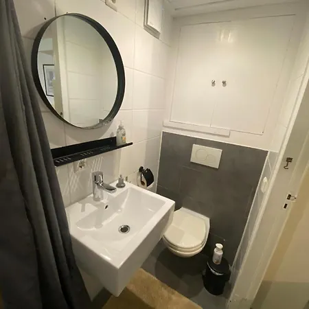 Bed & Breakfast Tiny Cozy Canalhouse