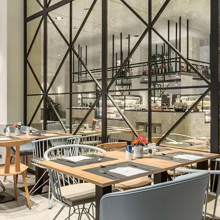מלון Nh Centre 4*