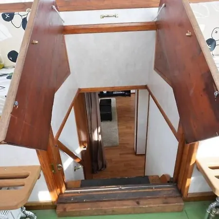Botel Houseboat Captain's Quarters In Harbour *
