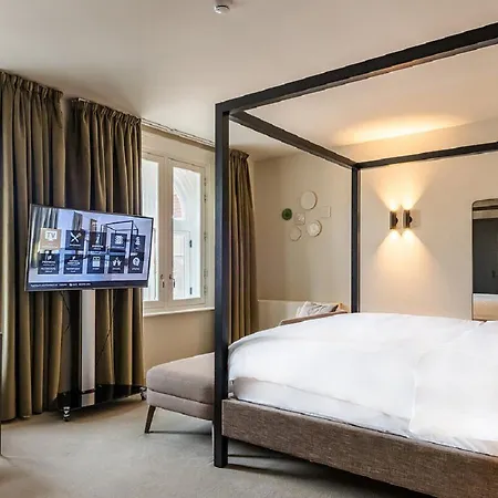 Hotel Pestana Riverside